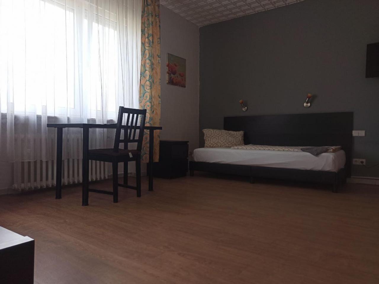 Monteurzimmer - Waldbronn Dış mekan fotoğraf